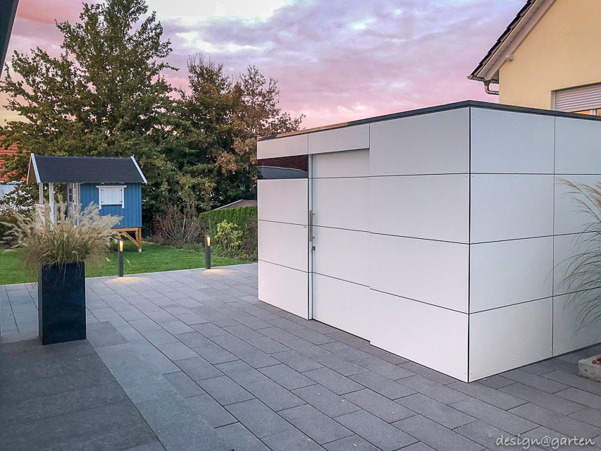 L'abri de jardin minimaliste à toit plat